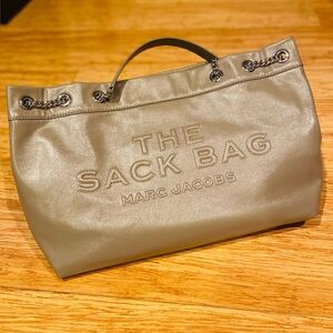 Marc Jacobs THE LARGE CHAIN SACK BAG
